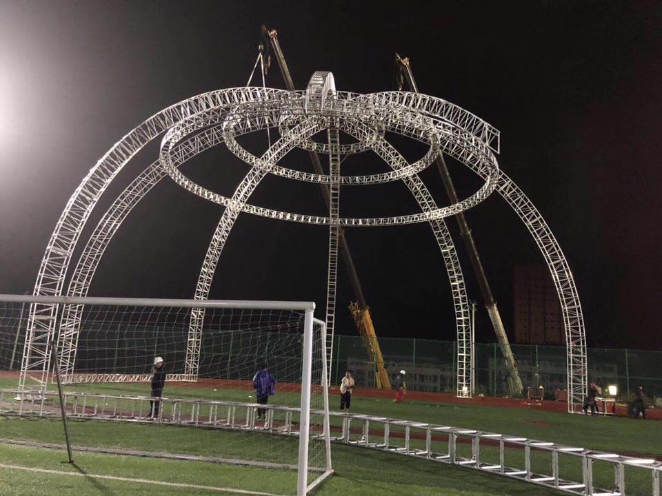 Install Dome Roof Truss 安装圆顶屋顶桁架