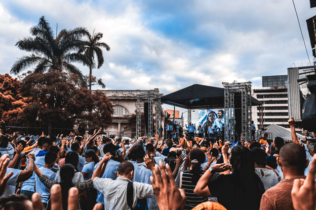 热销铝拱形弧形屋顶桁架