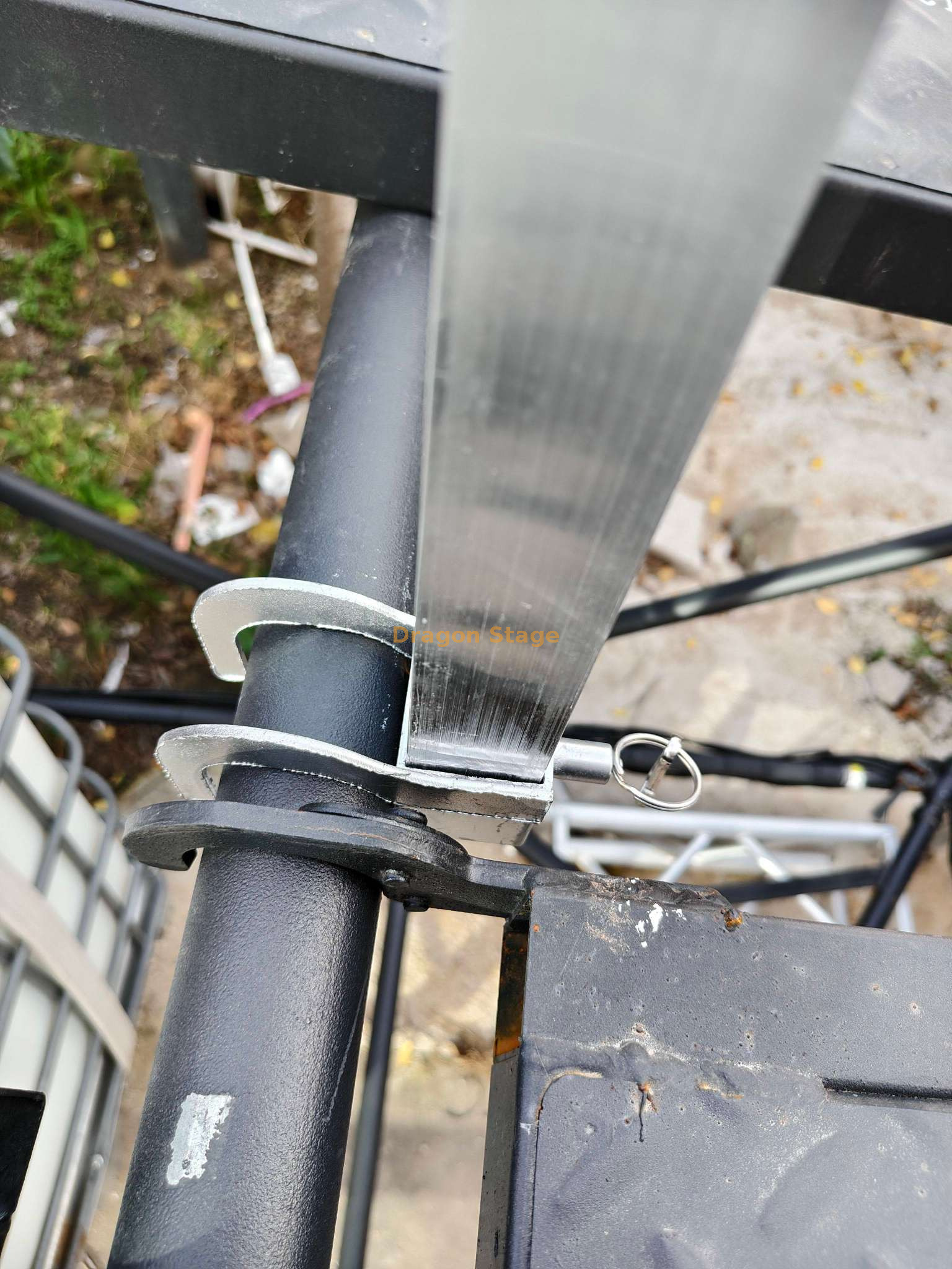 LED 显示屏悬挂支架 (1)