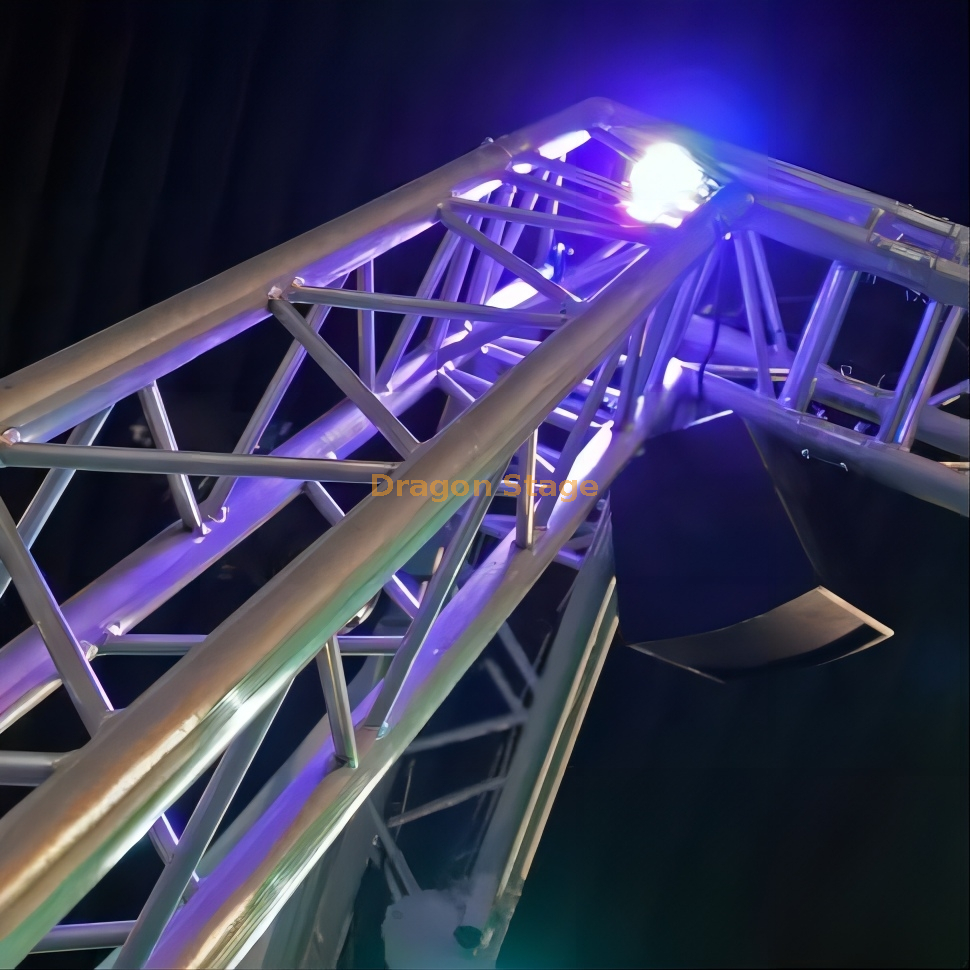 Global Truss 20'x20'贸易展览展台 /展览系统 - 模块化F34盒桁架，带环球连接块和中心十字架