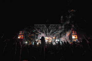 通用照明桁架铝制圆顶屋顶设计桁架