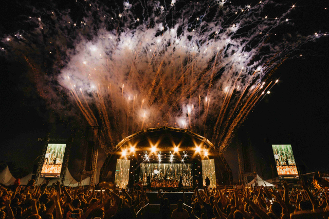 弧形灯光桁架系统 户外舞台桁架设计