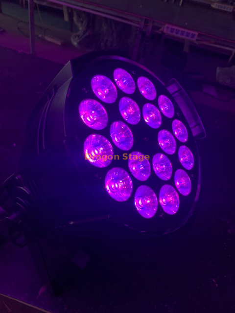 18颗四合一铸铝帕灯 Dj Led Par Light