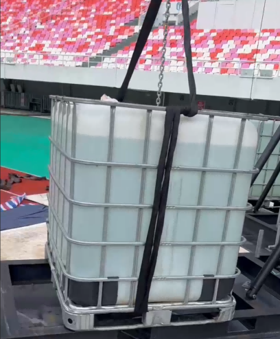 系在镇流器上的安全带.png