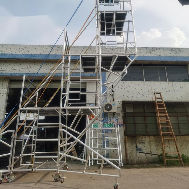 用于剧院索具通道的铝制移动悬臂脚手架
