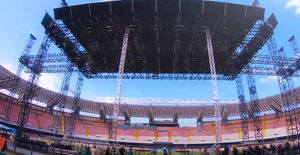 户外舞台设计铝桁架系统，带 PVC 防水布屋顶盖