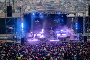 带升降系统的铝制音乐会派对舞台广场照明桁架