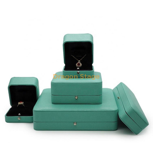 木盒工厂定制高品质定制珠宝戒指盒皮革婚礼带 Led 灯