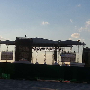 黑色桁架塔照明天花板桁架出售