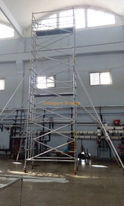 1.35x2x9.44m 双移动铝脚手架滚塔，用于工厂设备维护
