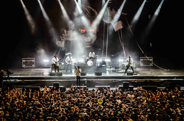 定制铝制 dj 灯光舞台桁架系统，带便携式舞台