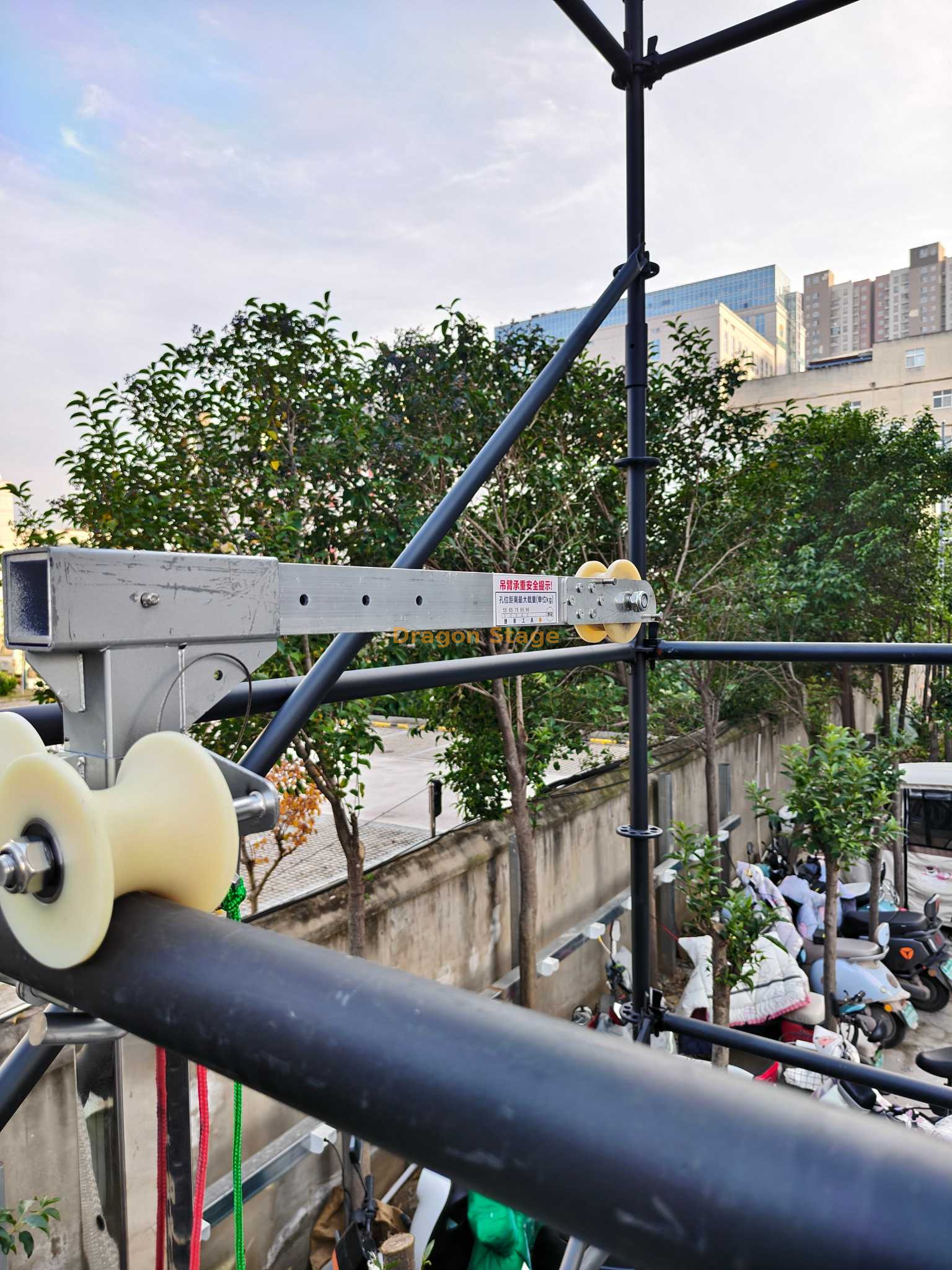 LED 显示屏悬挂支架 (3) 