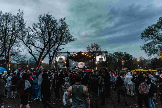 带音乐舞台的铝制屋顶桁架设计