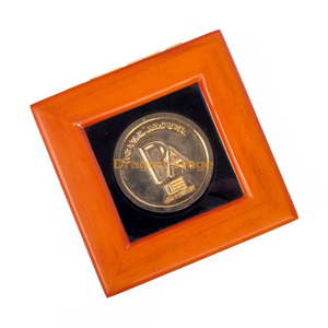 定制包装盒带天鹅绒硬币奖牌和小饰品木盒工厂定制