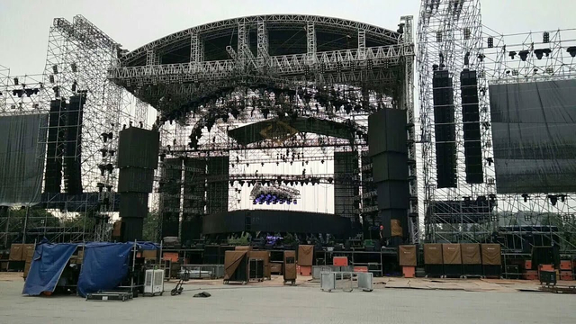 铝桁架设计户外音乐会舞台屋顶桁架带雨棚