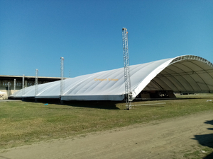 大型活动钢制弧形框架的巨型帐篷弧形圆顶桁架系统