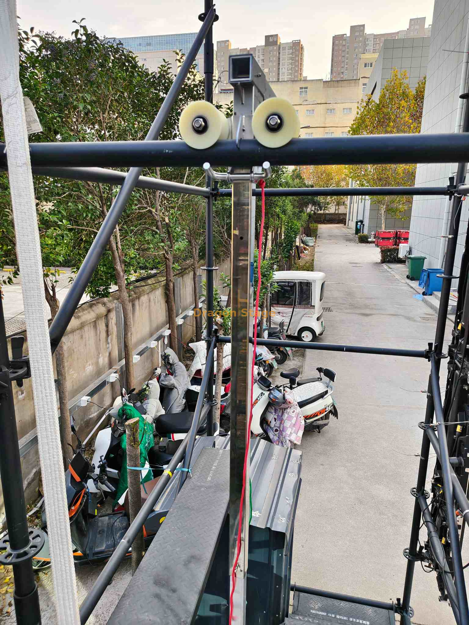 LED 显示屏悬挂支架 (4) 